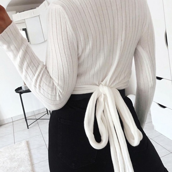 Top with Bow - Picture 3 of 4